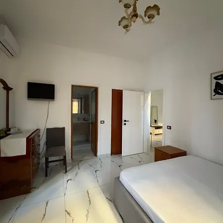 Klinton Gasthuis Durrës