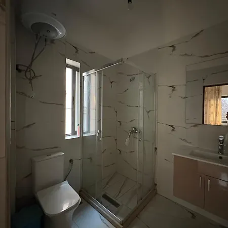 Klinton Δυρράχιο