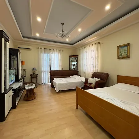 Klinton Δυρράχιο